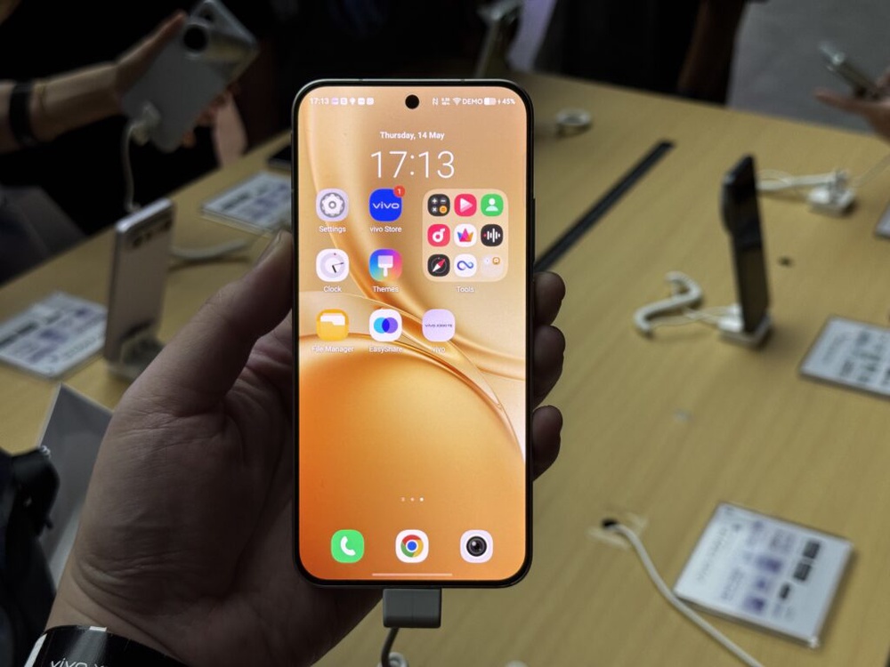 Image from: Vivo X300 FE: Compact flagship with Zeiss cameras and Snapdragon 8 Gen 5, from RM3,299