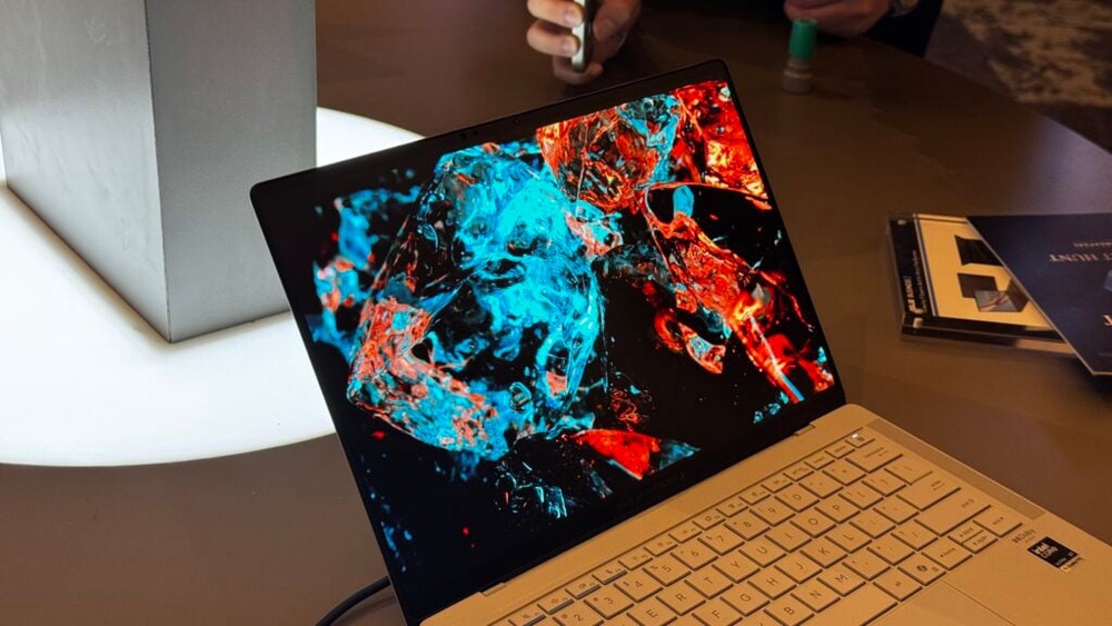 Image from: Asus ExpertBook Ultra: Tandem OLED display and Nano Ceramic, sub-1kg chassis, from RM7,999