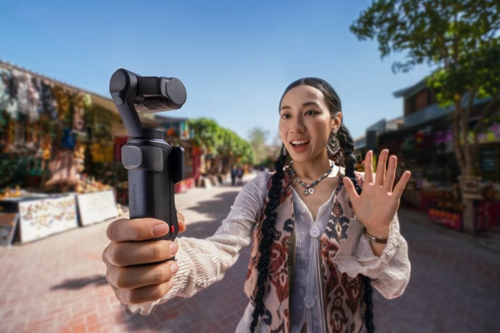 Image from: Insta360 Luna Ultra: 8K gimbal camera with dual Leica lenses, from RM2,999