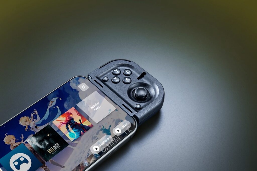 Image from: Razer Prio: Gaming controller for smartphones that folds into the size of a credit card