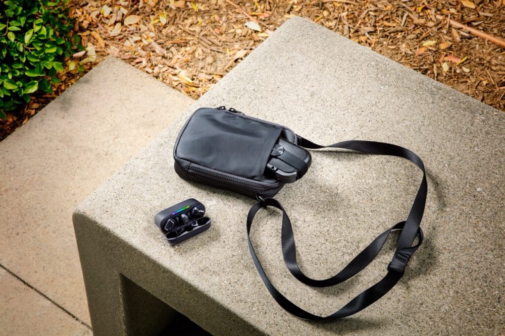 Image from: Razer Prio: Gaming controller for smartphones that folds into the size of a credit card