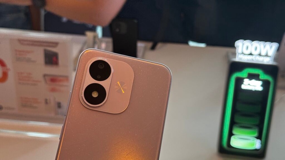 Image from: REDMI Note 17 and Note 17 5G: 6.99″ AMOLED display with 7700mAh battery, from RM849