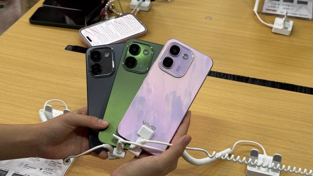 Image from: Vivo V80 Lite 5G: 10,000mAh battery, Dimensity 7300e and 6.83″ display, from RM1,499
