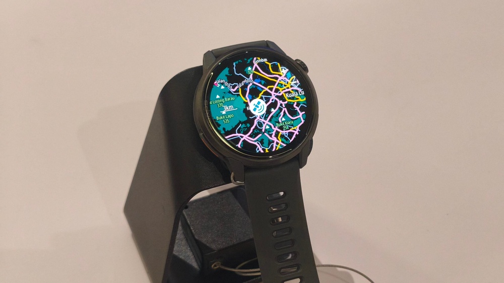 Image from: Coros Pace 4 Pro: 1.47″ AMOLED display and up to 60-hour GPS battery for RM1,999