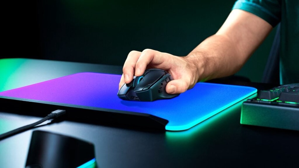 Image from: Razer Basilisk V4 Pro: Focus Pro 50K Gen 3 sensor, HyperScroll Tilt Wheel Gen 2 for RM699
