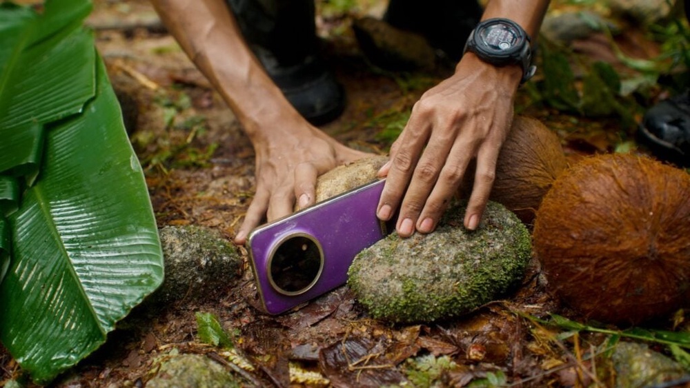 Image from: Honor X9e Pro takes on four military-inspired challenges to show off its toughness