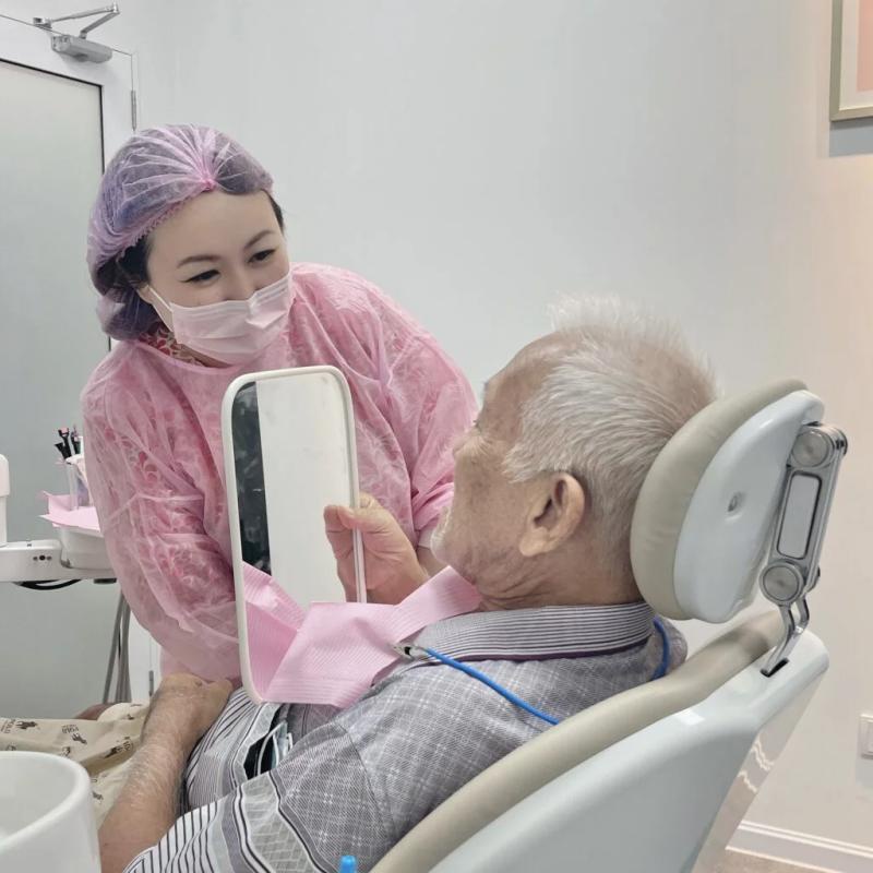 Dr Elaine Lim 1 1
