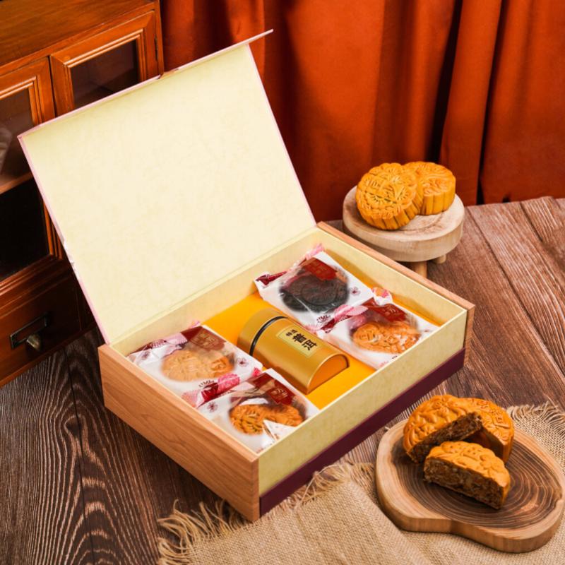 Fai Fing mooncakes are beautifully packaged with subtle yet elaborate design