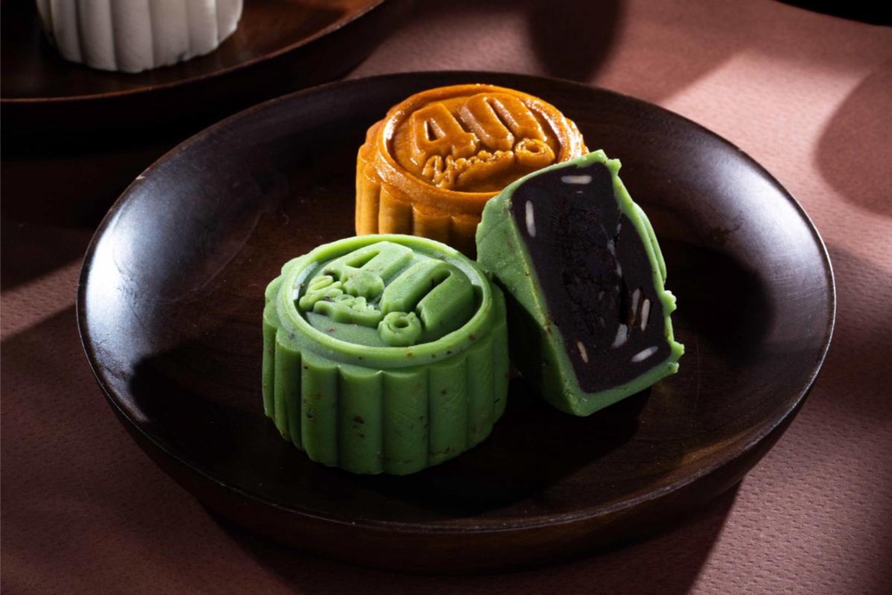 The tasty flavours encased within the mooncake are filled to the fullest with every bite