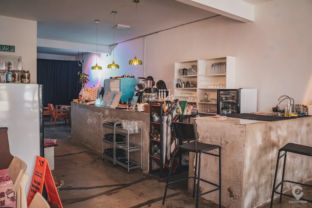 The Blue Door Coffee House Mount Austin Johor Bahru matcha pistachio