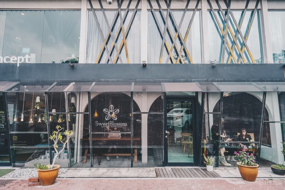 Sweet Blossom Coffee Roasters Taman Pelangi Johor Bahru latte art