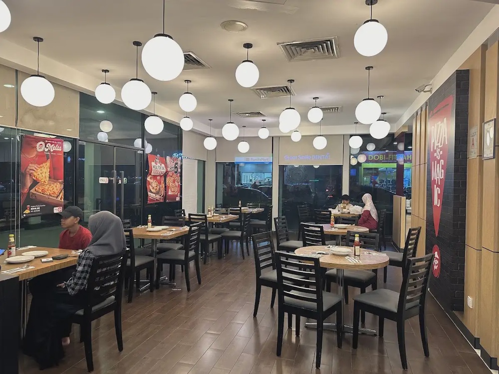 Pizza Hut Ayer Keroh Melaka pan pizza dine in