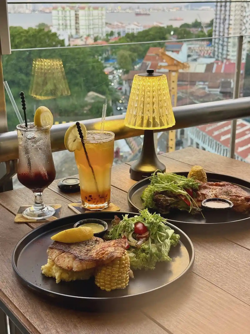 CLOUD EiGHT skybar Jalan Magazine George Town Penang rooftop