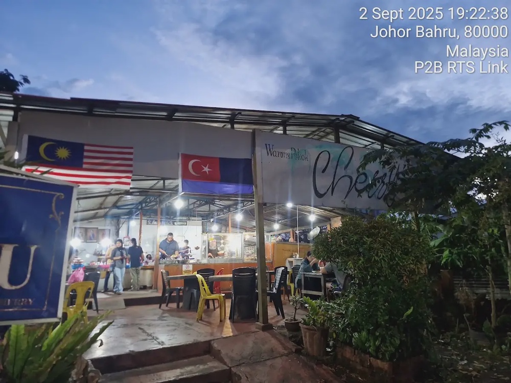 Warung Pokok Cherry nasi lemak Bandar Johor Bahru 24 hours
