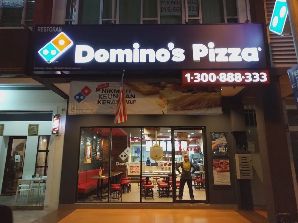 Dominos Pizza Ayer Keroh Melaka delivery halal pizza