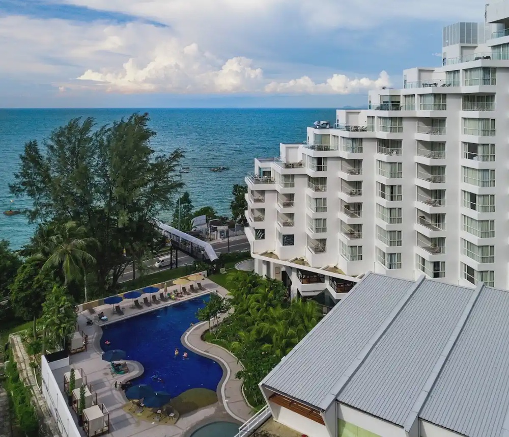 DoubleTree Resort by Hilton Penang Batu Ferringhi pool