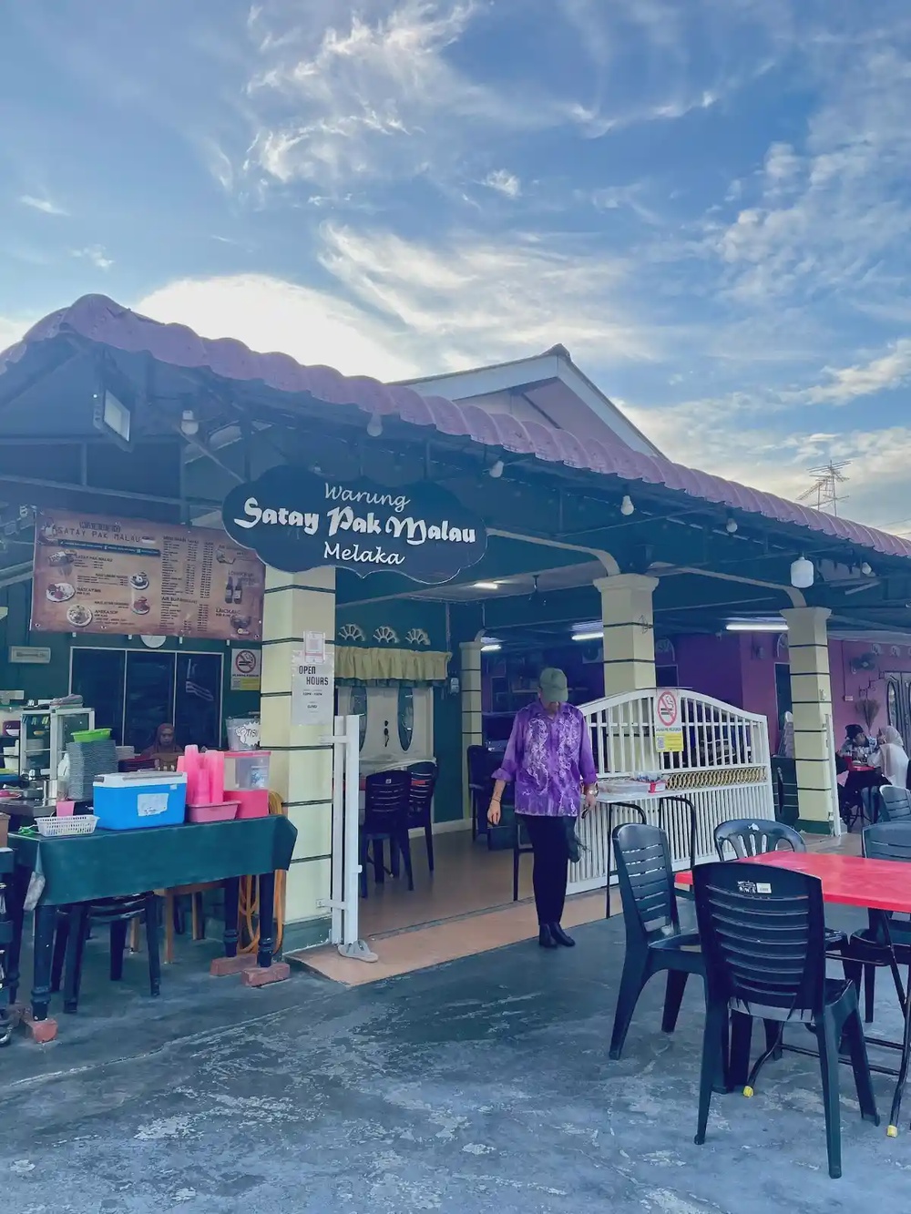 Warung Satay Pak Malau Melaka kampung halal chicken and beef satay
