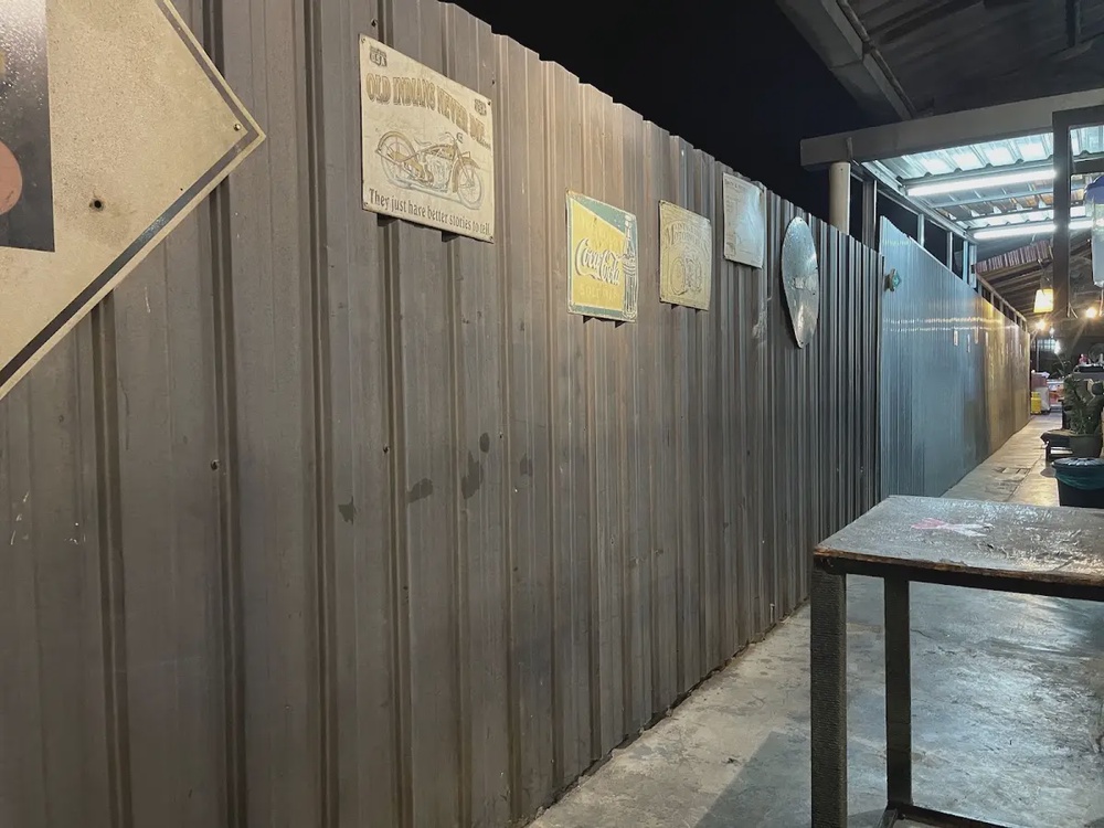EightMiles Burger Banjir Ipoh western burger black pepper sauce