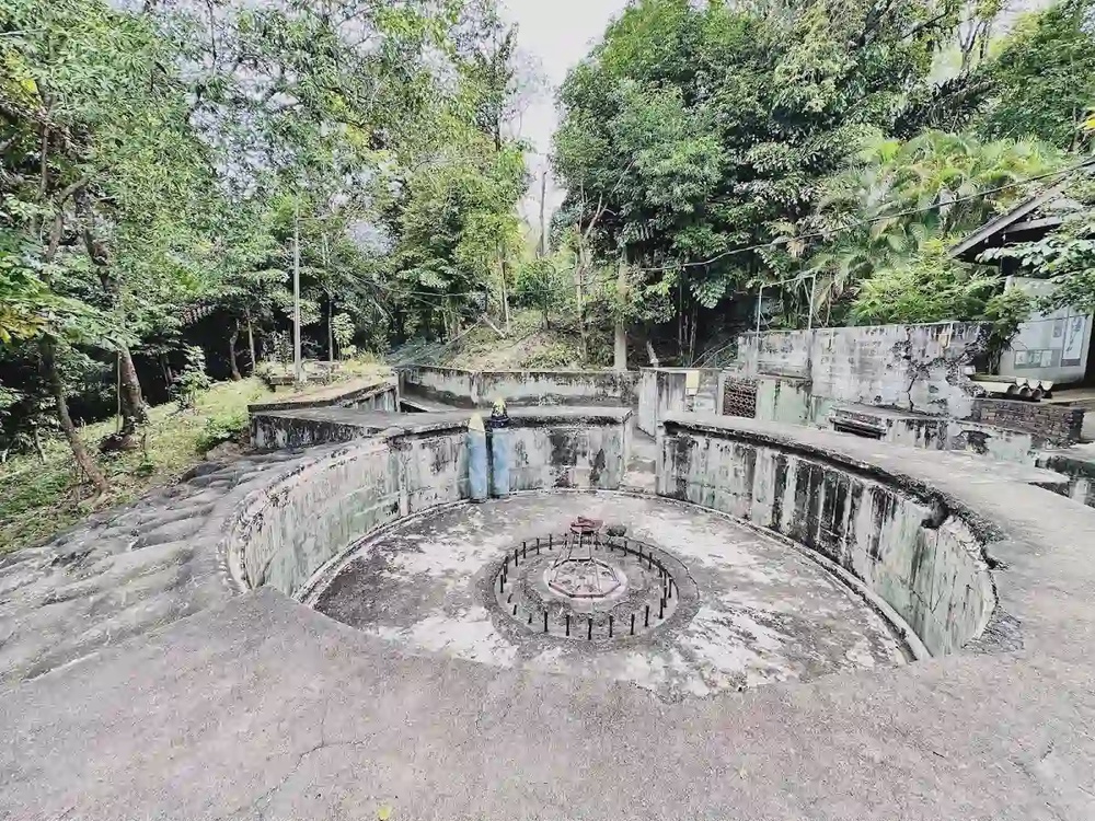 Penang War Museum Batu Maung hilltop British fort WWII bunkers Pulau Pinang