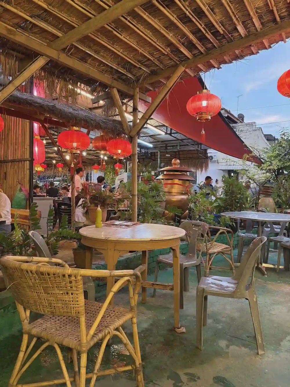 Da Shu Xia Seafood House Weld Quay George Town Penang tree shade