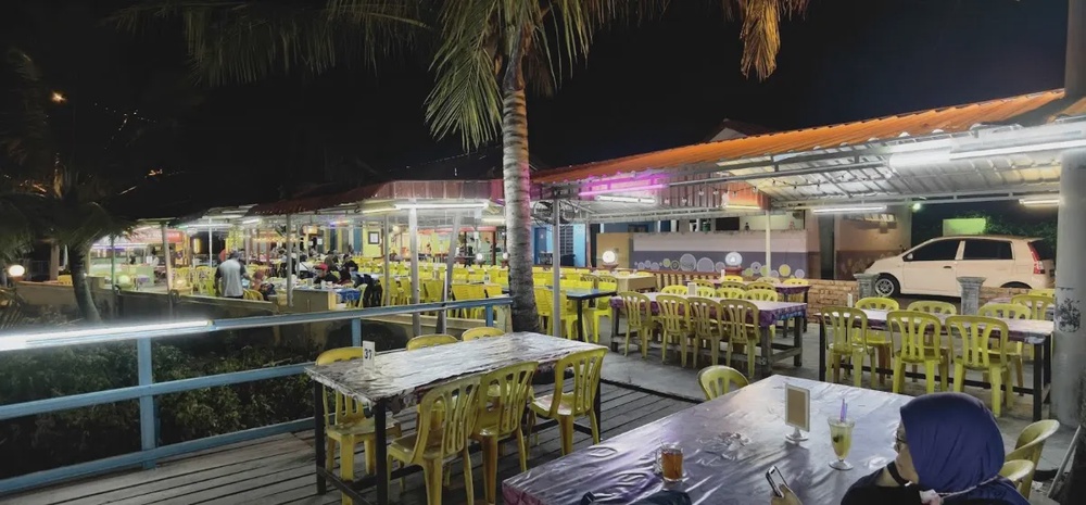 Medan Ikan Bakar Serkam Merlimau Melaka grilled fish stalls