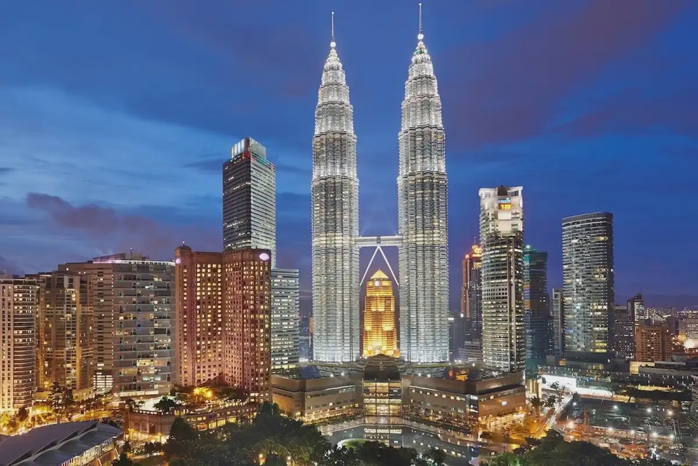 Mandarin Oriental Kuala Lumpur KLCC Petronas Towers view luxury hotel