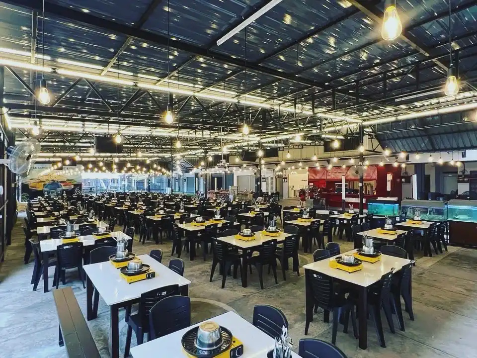 Lepak Santai Steamboat and Grill Vivo Square Ipoh buffet