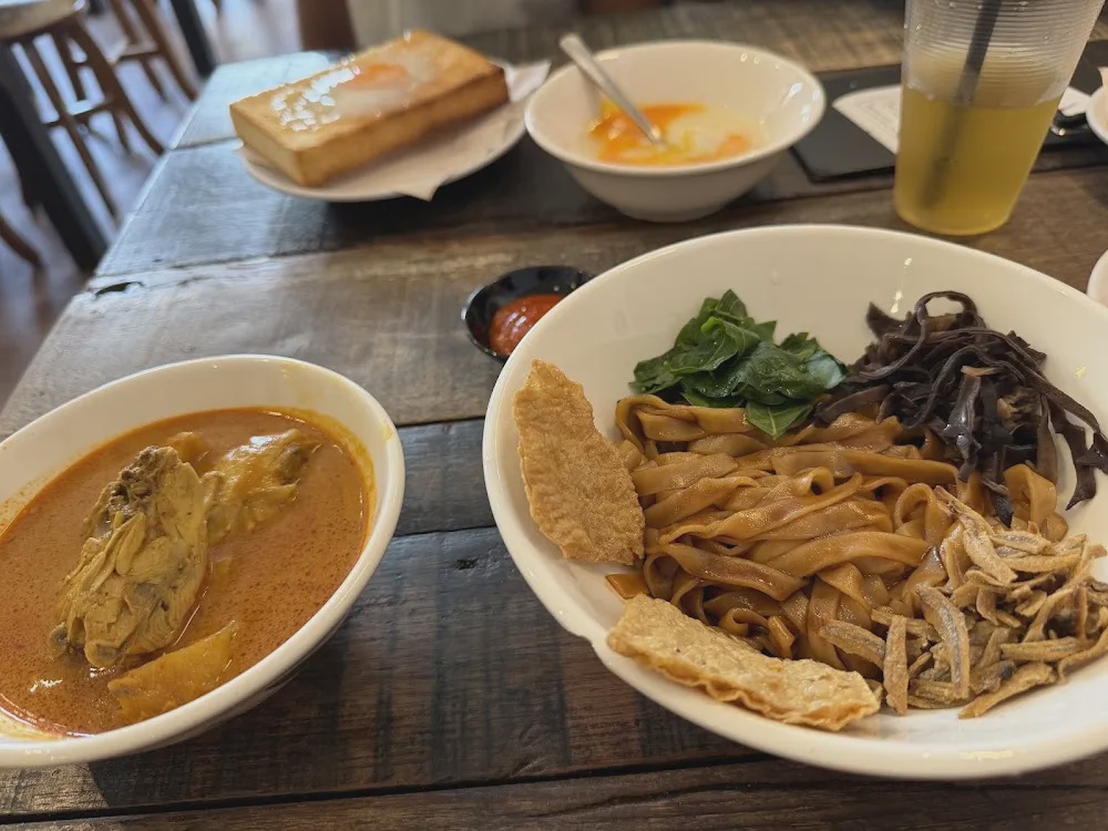 Pacific Kopi Jalan Dhoby Johor Bahru kaya toast dry noodles and curry chicken