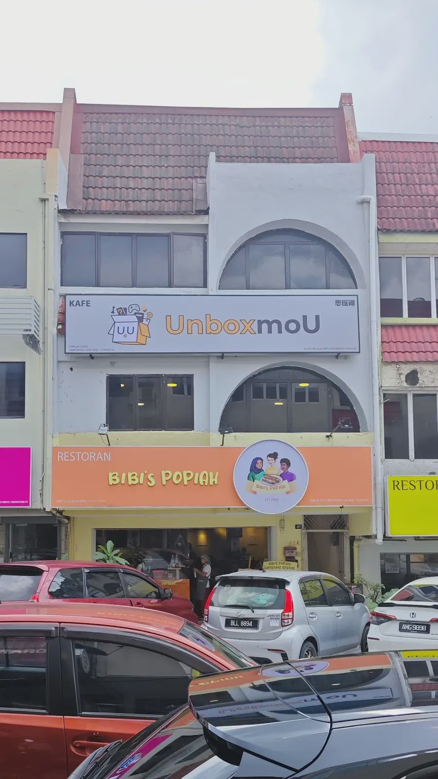 UnboxmoU Boardgame Cafe SS15 Subang Jaya Selangor board game tables