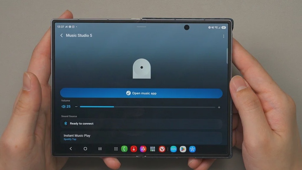 Samsung Music Studio 5 review - style meets sound 19