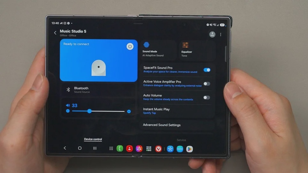 Samsung Music Studio 5 review - style meets sound 20
