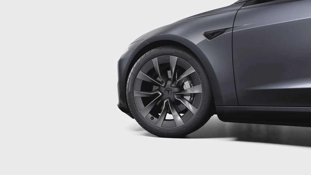 Tesla adds V2L Powershare to every new Model 3, Y and Y L, refreshes the Model 3, and opens Roadster reservations in Malaysia 2
