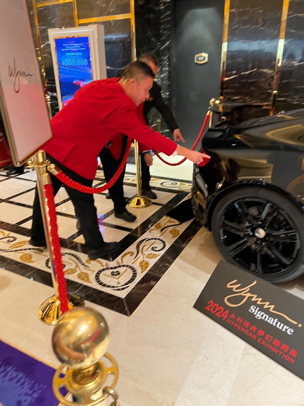 奔跑吧》秒变恐怖综艺，镜子怪谈令跑男全员化身一惊一乍胆小鬼_搜狐网, image size:1000x1333