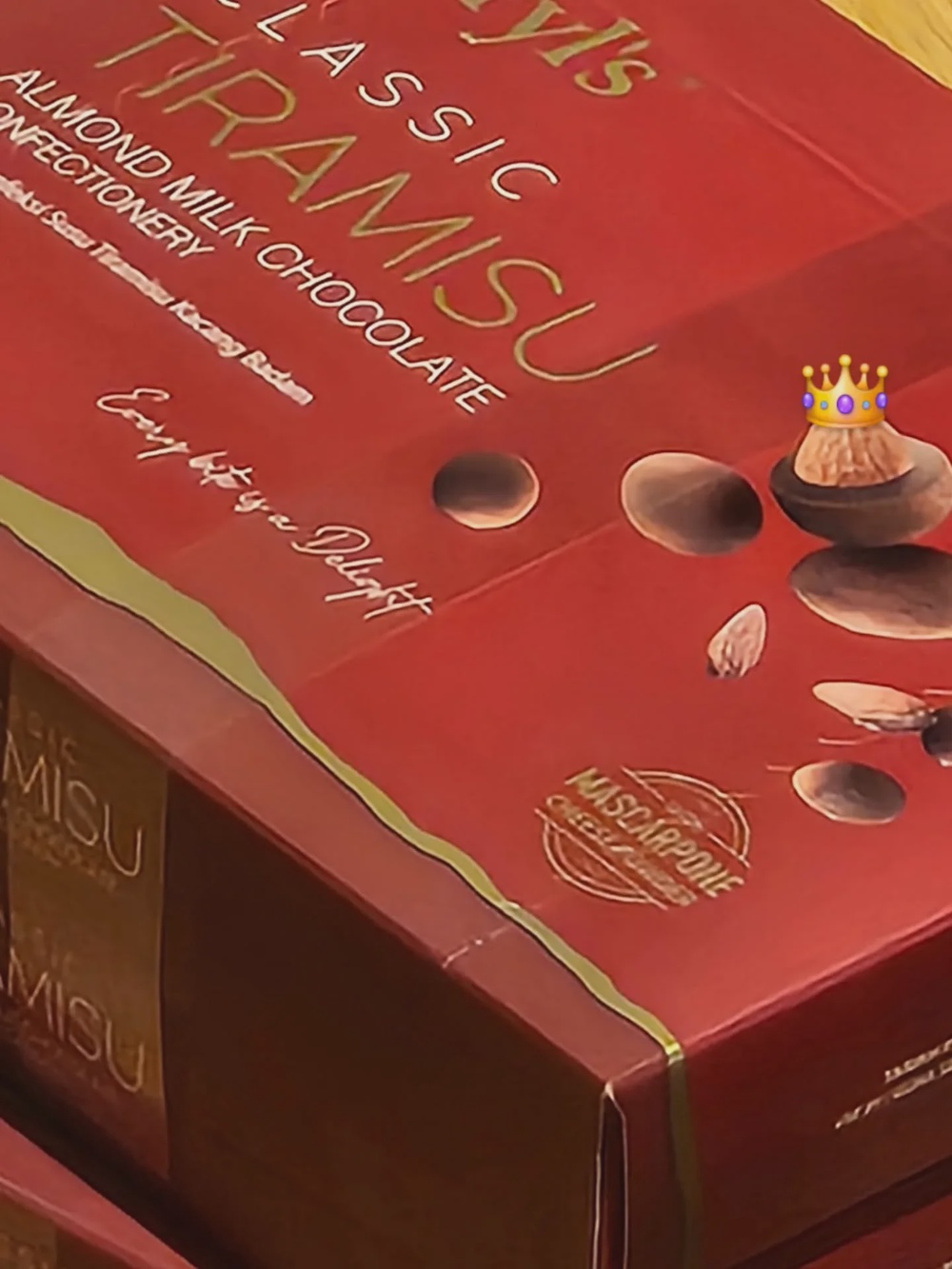 hwasa shares beryls classic tiramisu almond dark chocolate 1