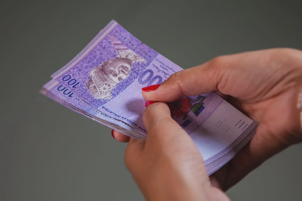 rm100 malaysian ringgit banknotes 123rf