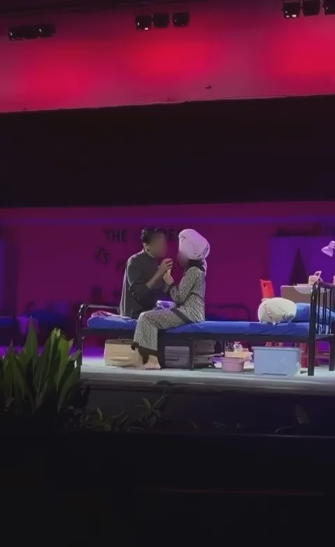 UM舞台剧比赛男女同床亲密戏争议违规校方道歉 3