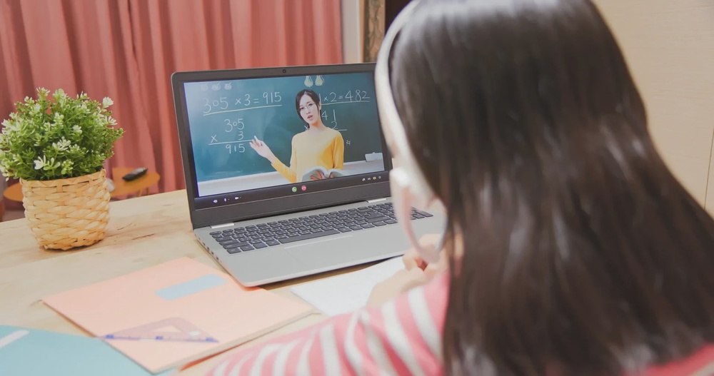 teenager girl laptop online class tuition 123rf