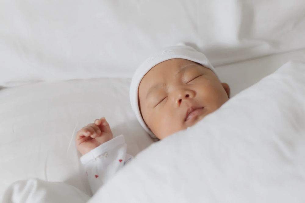 newborn baby sleeping 123rf