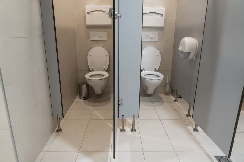 toilet public office 123rf