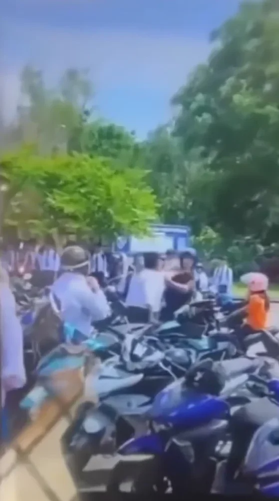 场面混乱