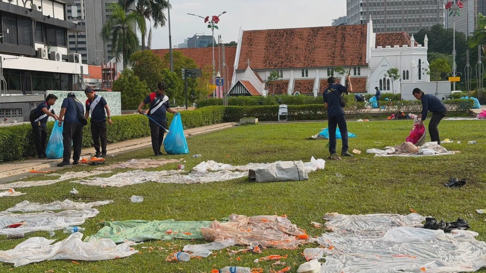 dbkl fifa world cup show people left rubbish behind dirty 3