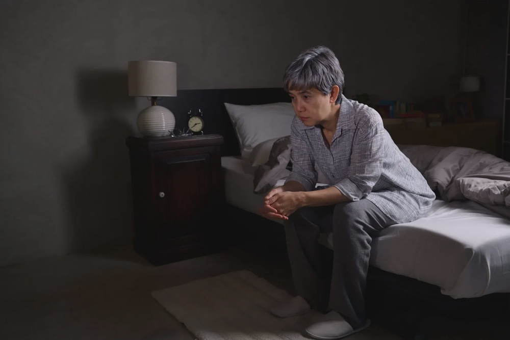senior woman insomnia 123rf