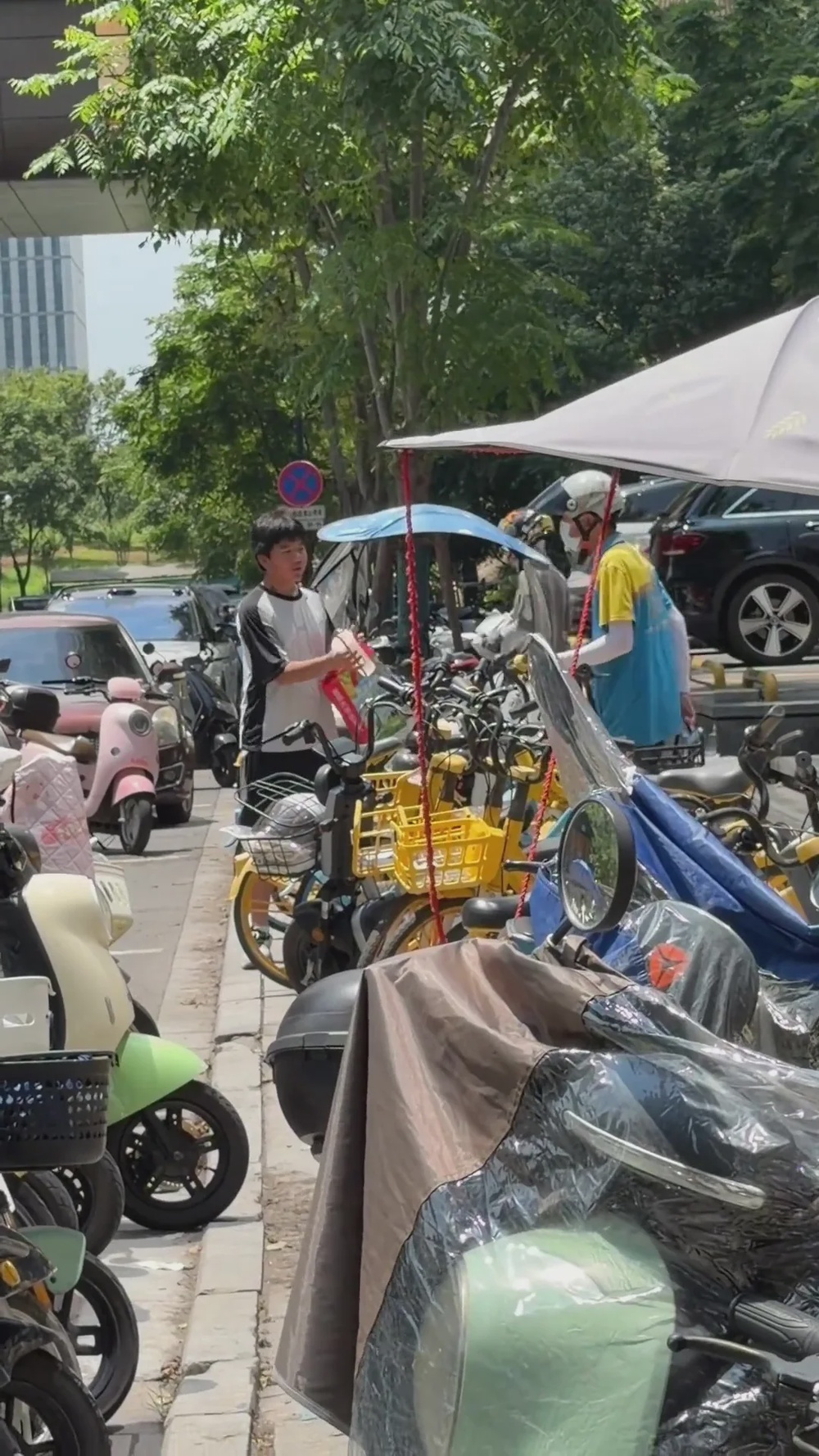 儿子一句大不了送外卖爸爸让他亲身体验30天父子关系变好 5