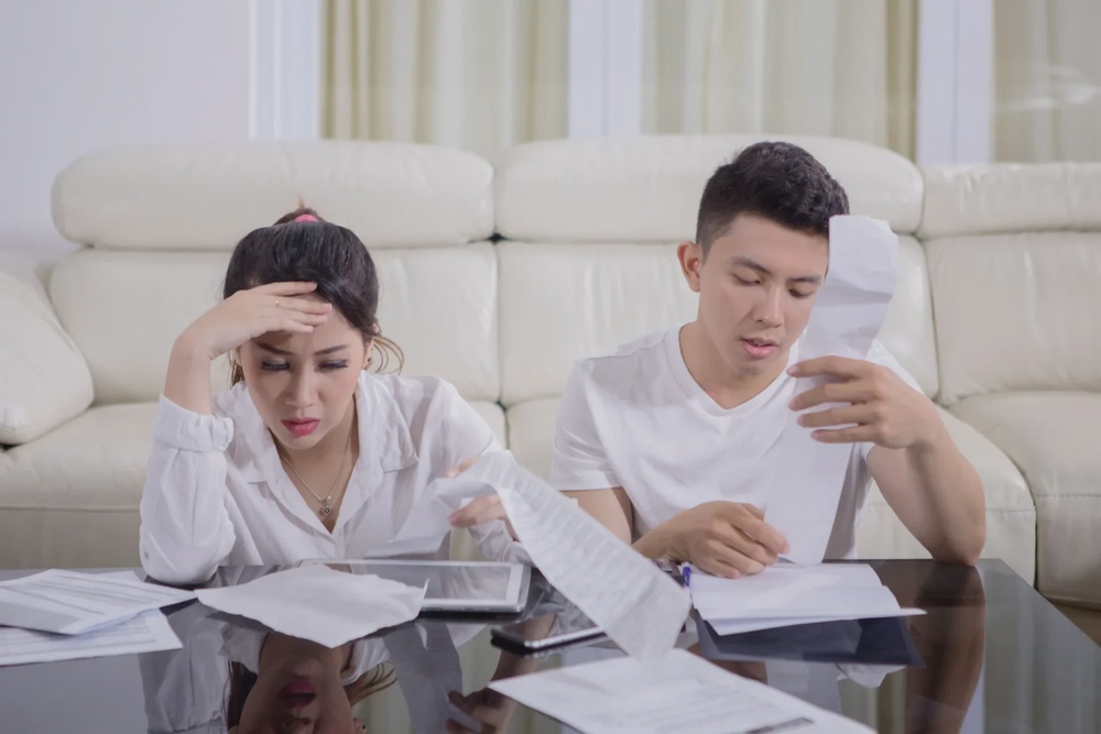 couple finance problem resit stressed 123rf