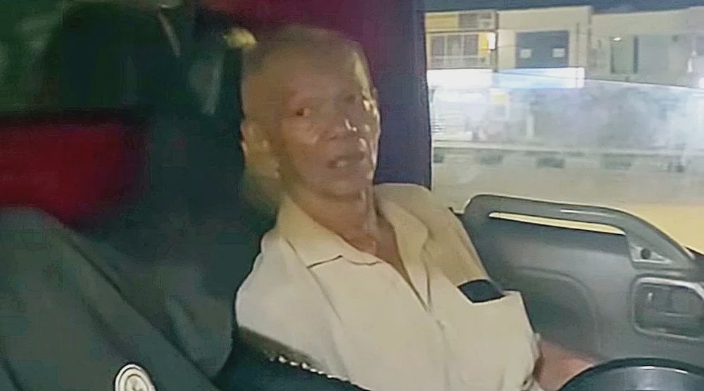 华裔老翁李岳华出门失联迷路被2名热心印裔男子载送回家
