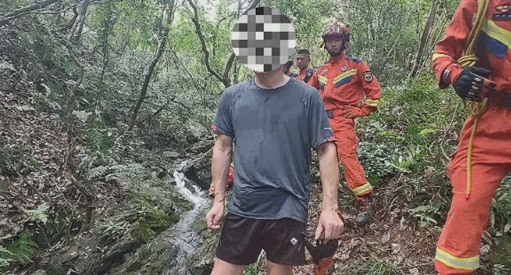 guy lost in mountain