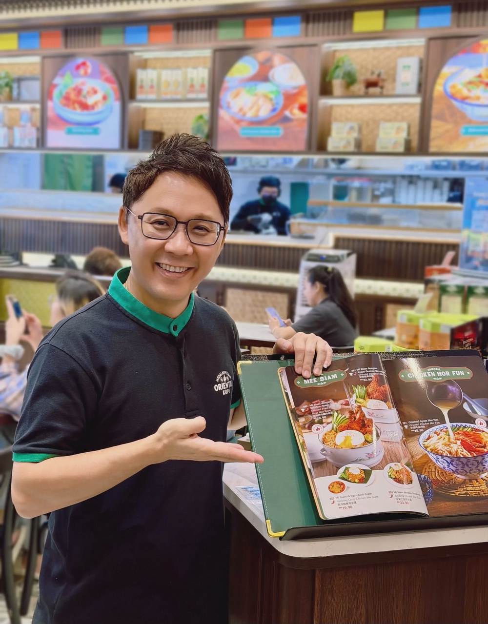 华阳茶室创办人新推出3语菜单华文马来文英文 1