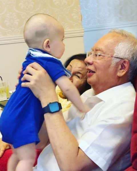 Image from: ”Saya Berasa Kecewa” – Rosmah Mansor Beri Respon Selepas Permohonan Pengampunan Najib Ditangguh