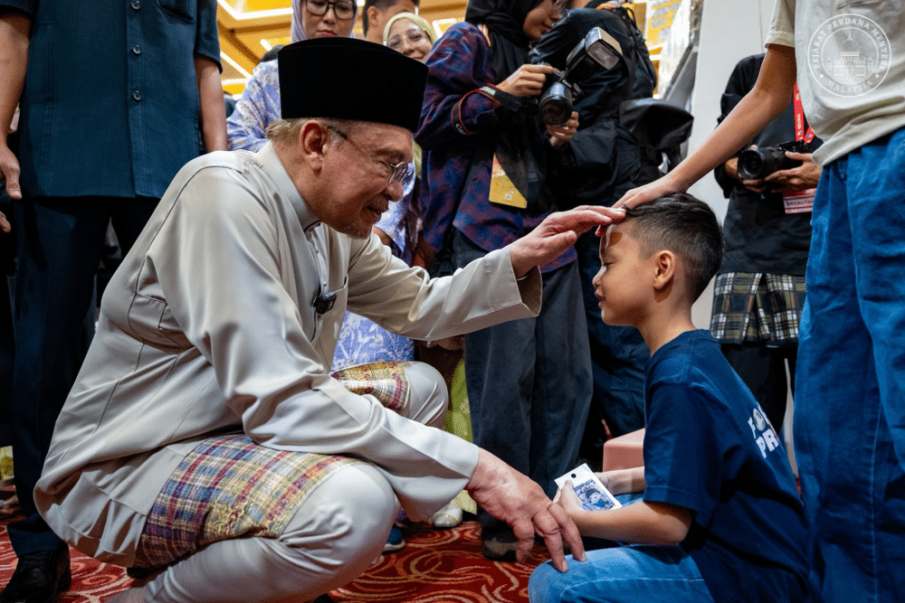 Image from: Anwar Ibrahim Umum Kerajaan Kekalkan Pemberian Baucar Buku RM100