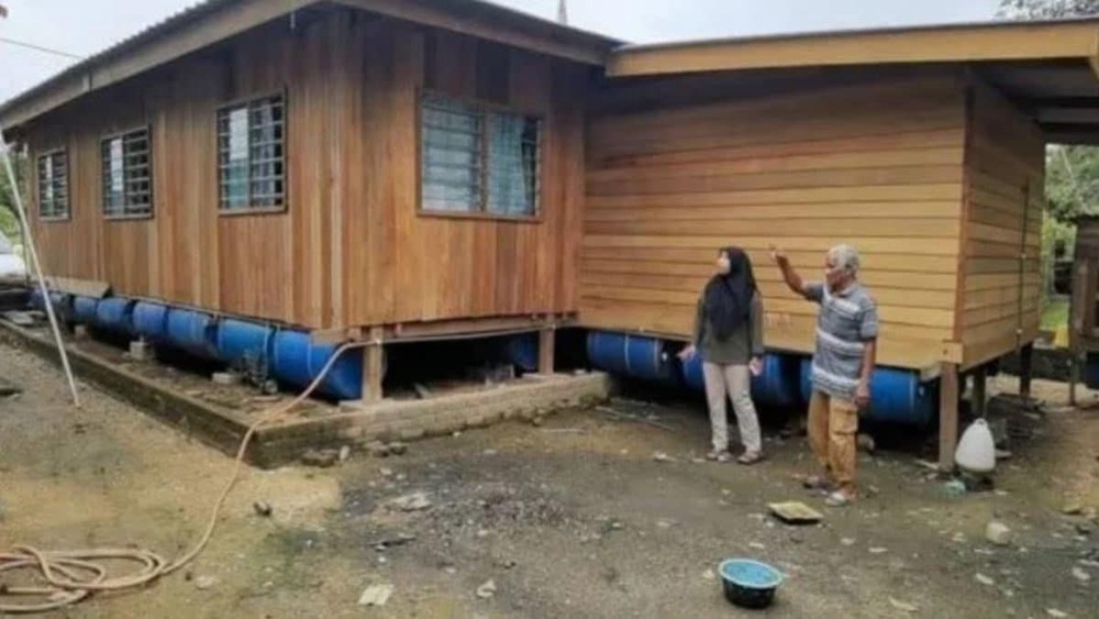 Image from: Pemilik Rumah Terapung Pokwe Meninggal Dunia Pada Usia 71 Tahun